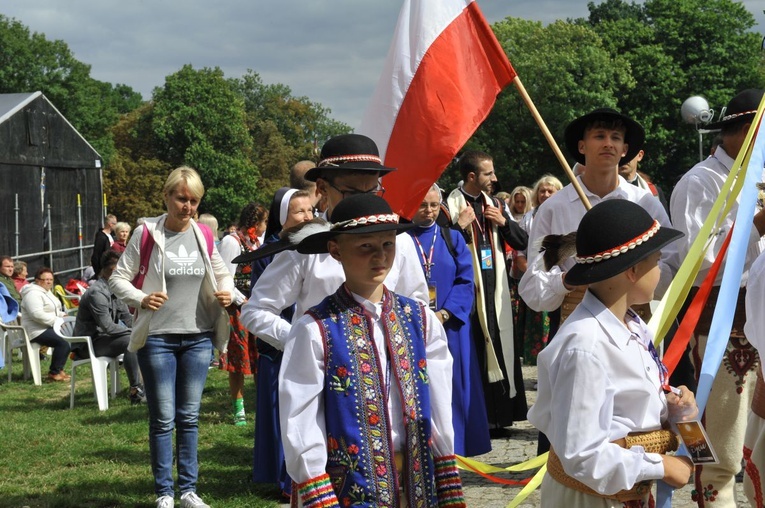 39. PPT - wejście grupy 19