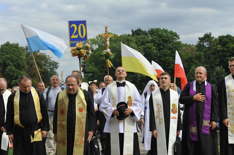 39. PPT - wejście grupy 20