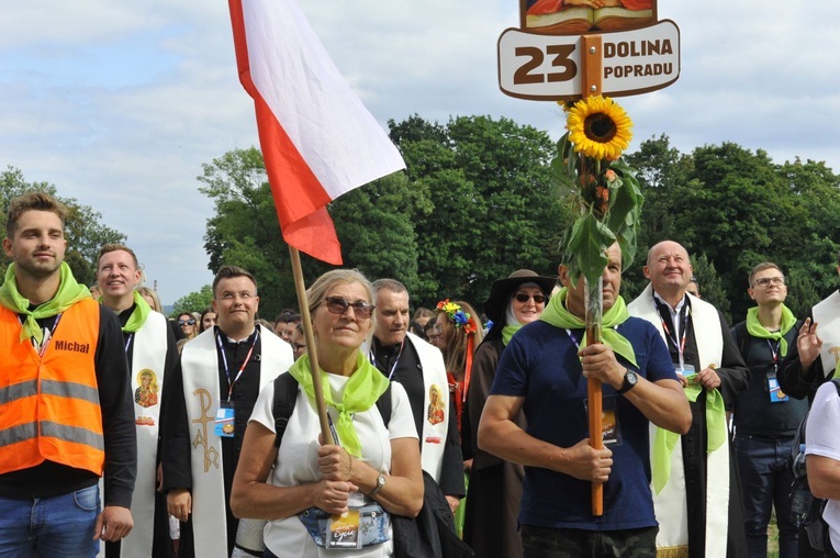 39. PPT - wejście grupy 23