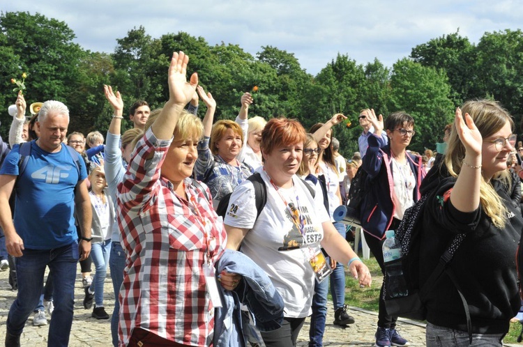 39. PPT - wejście grupy 24