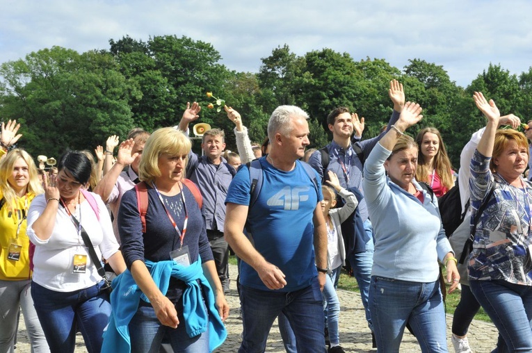 39. PPT - wejście grupy 24