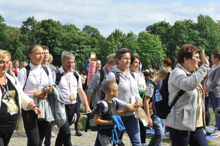 39. PPT - wejście grupy 24
