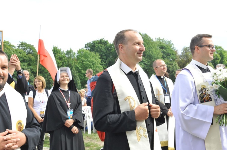 39. PPT - wejście grupy 24