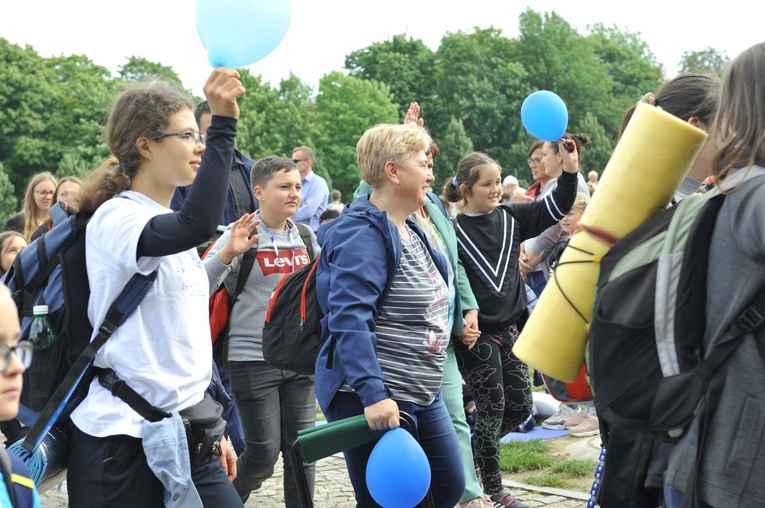 39. PPT - wejście grupy 25