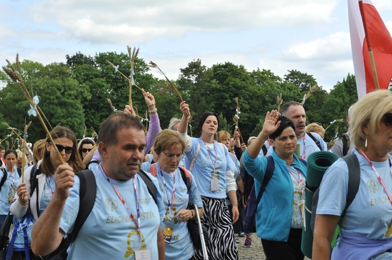 39. PPT - wejście grupy 26