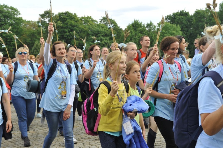 39. PPT - wejście grupy 26