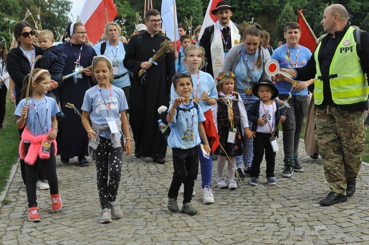 39. PPT - wejście grupy 26