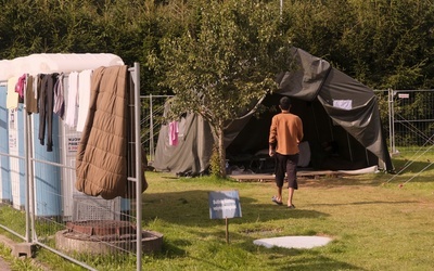 "Wykorzystywanie migrantów przez reżim Łukaszenki jako taktyki hybrydowej jest niedopuszczalne". Ważne oświadczenie NATO