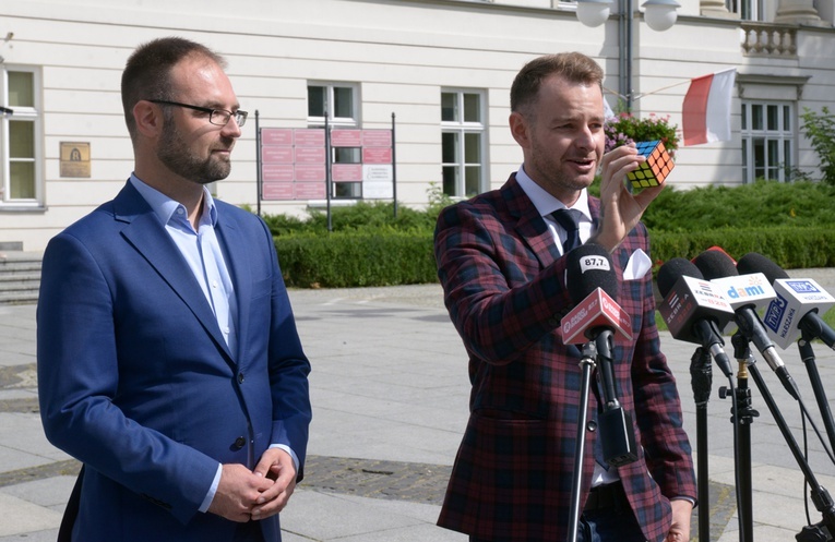 Mateusz Tyczyński (z lewej) i Adrian Pruski zapraszają na festiwal.