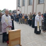 Symbole ŚDM w skarżyskiej Ostrej Bramie