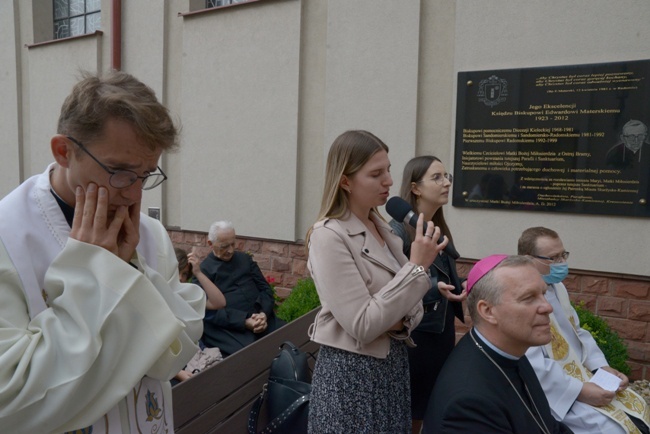 Symbole ŚDM w skarżyskiej Ostrej Bramie