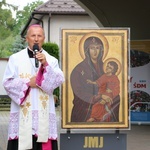 Symbole ŚDM w skarżyskiej Ostrej Bramie