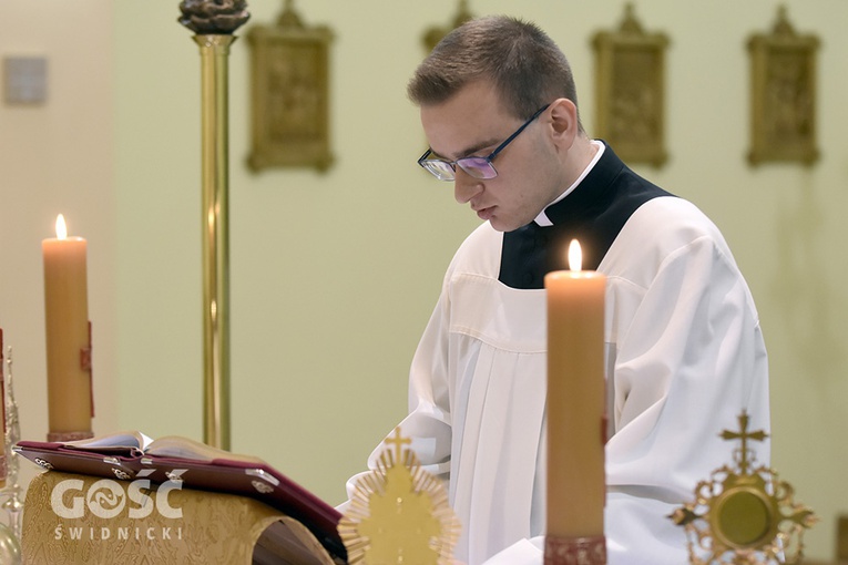 Marcin Kirkiewicz będzie odbywał swoje praktyki w parafii pw. Wniebowzięcia NMP w Bielawie.