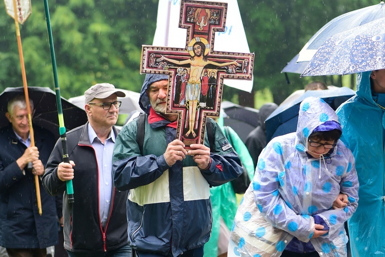 Gietrzwałd. VI Filialna Pielgrzymka Krucjaty Wyzwolenia Człowieka