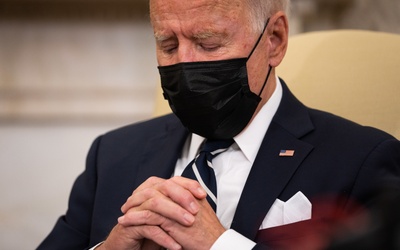 Media: Wydaje się, że Joe Biden zasnął podczas spotkania z premierem Izraela
