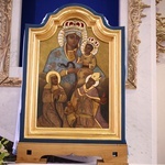 Nałożenie koron na obraz Matki Bożej Pocieszenia.