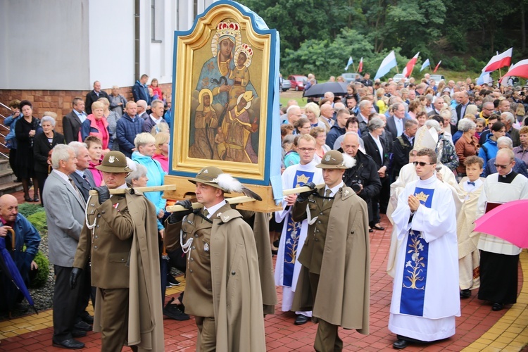 Nałożenie koron na obraz Matki Bożej Pocieszenia.