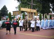 Nałożenie koron na obraz Matki Bożej Pocieszenia.