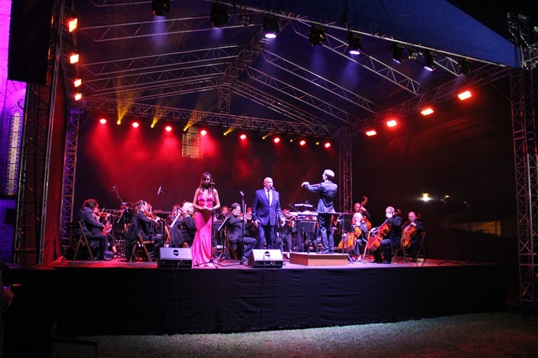 Operowe granie w Żórawienie