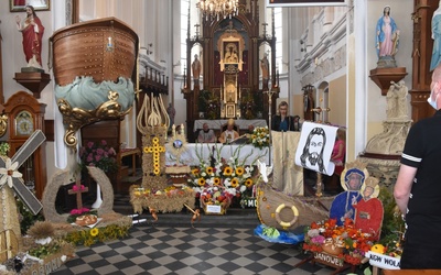 Mszy św. jubileuszowej przewodniczył bp Andrzej F. Dziuba.