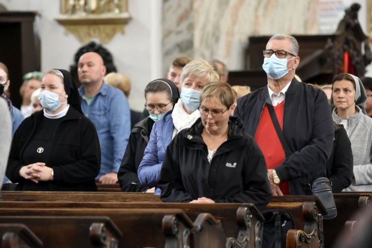 Diecezjalna pielgrzymka katechetów do bardzkiego sanktuarium