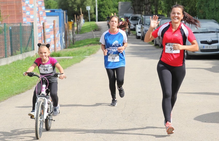 Sportowa pomoc z Fundacją Krzyż Dziecka w Pisarzowicach