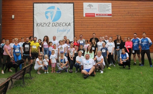 Sportowa pomoc z Fundacją Krzyż Dziecka w Pisarzowicach