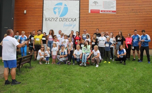 Sportowa pomoc z Fundacją Krzyż Dziecka w Pisarzowicach