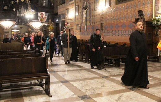 Wieczorne powitanie 410. Pielgrzymki Żywieckiej w Żywcu - 2021