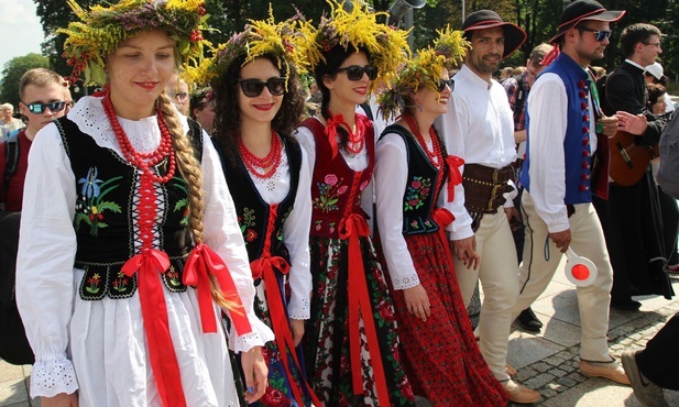 Pielgrzymi z Żywca na Wałach Jasnogórskich.