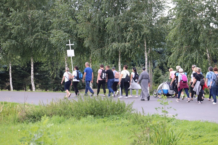 IV Pielgrzymka z Łęczycy do Świnic Warckich - cz. 2