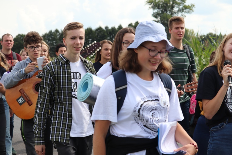 IV Pielgrzymka z Łęczycy do Świnic Warckich - cz. 2