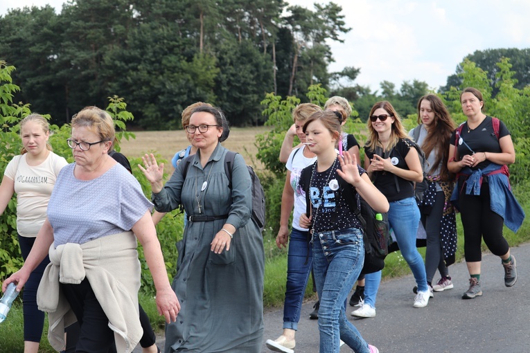 IV Pielgrzymka z Łęczycy do Świnic Warckich - cz. 2