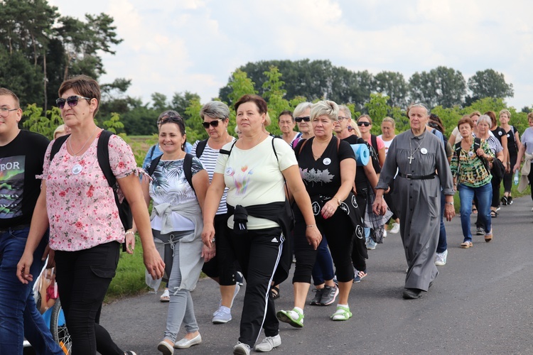 IV Pielgrzymka z Łęczycy do Świnic Warckich - cz. 2