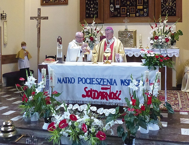 	Metropolita wrocławski zaznaczył, że potrzeba nam ewangelicznej solidarności w życiu społecznym – solidarności w dobru.