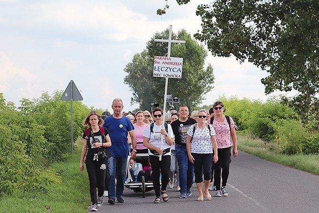 Wierni z łęczyckiej parafii na szlak wyruszyli po raz czwarty.  Staje się to już tradycją wspólnoty.