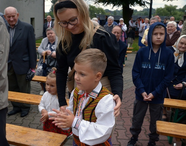 Dożynki, folklor, rycerze, zespoły i uliczni artyści