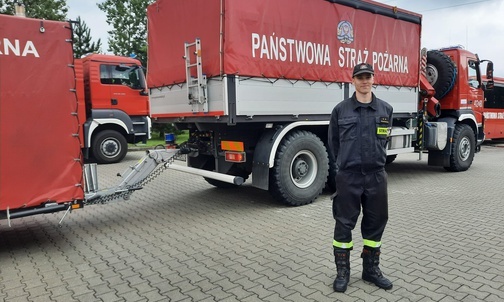 Śląskie. 143 strażaków wróciło z Grecji prosto do Katowic