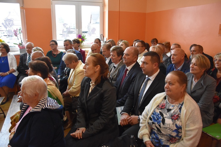 100 lat Szkoły Podstawowej nr 1 w Czerwiennem