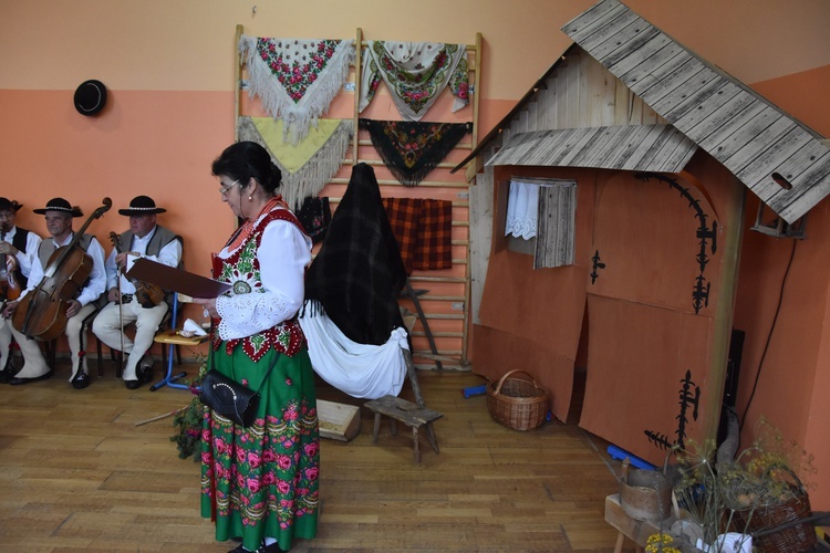 100 lat Szkoły Podstawowej nr 1 w Czerwiennem