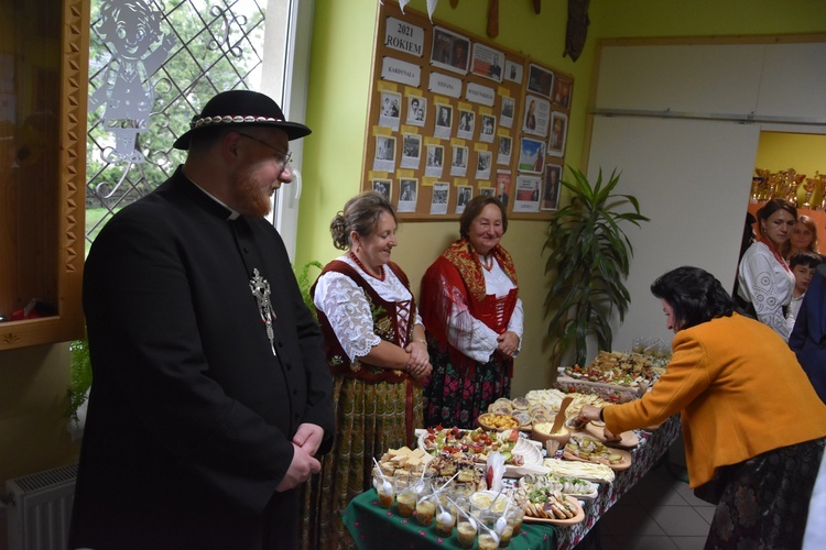 100 lat Szkoły Podstawowej nr 1 w Czerwiennem