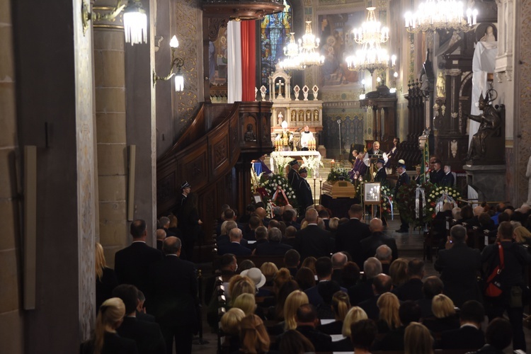 Płock. Pogrzeb Mariusza Bieńka - starosty płockiego. Cz. 2