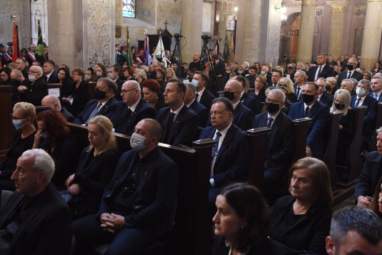 Płock. Pogrzeb Mariusza Bieńka - starosty płockiego. Cz. 2