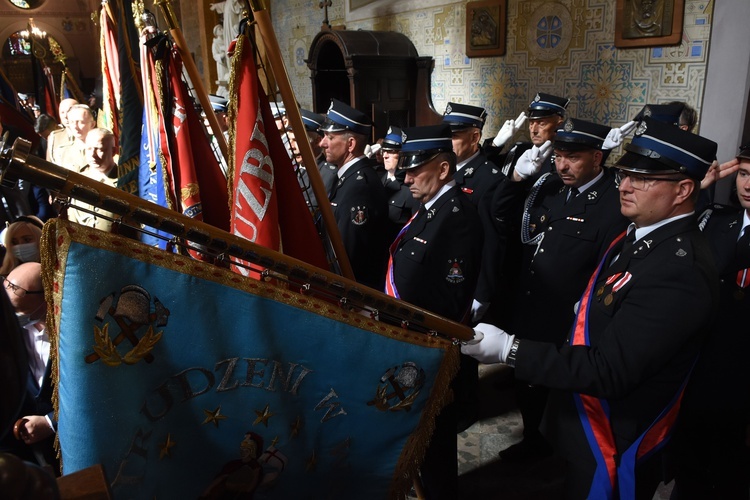 Płock. Pogrzeb Mariusza Bieńka - starosty płockiego. Cz. 2