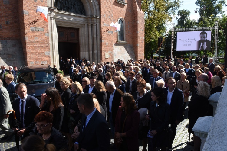 Płock. Pogrzeb Mariusza Bieńka - starosty płockiego. Cz. 2