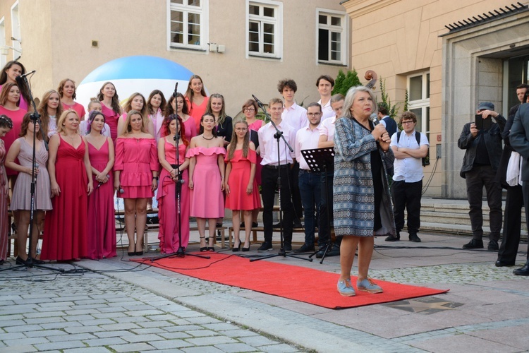 Krystyna Prońko w Alei Gwiazd Festiwalu Polskiej Piosenki