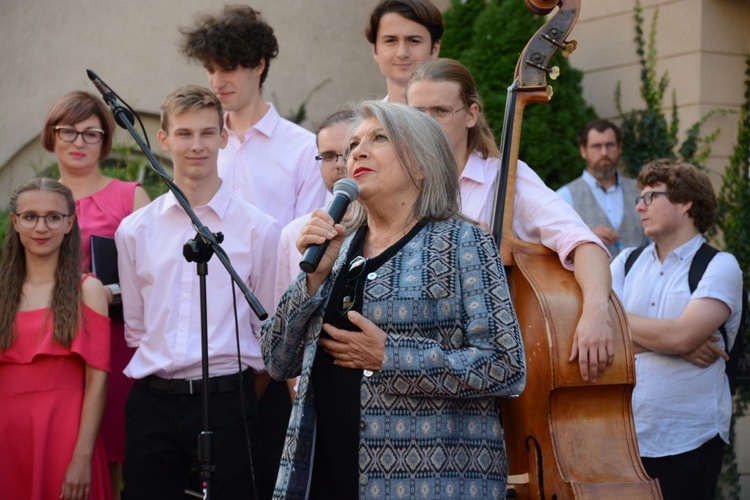 Krystyna Prońko w Alei Gwiazd Festiwalu Polskiej Piosenki