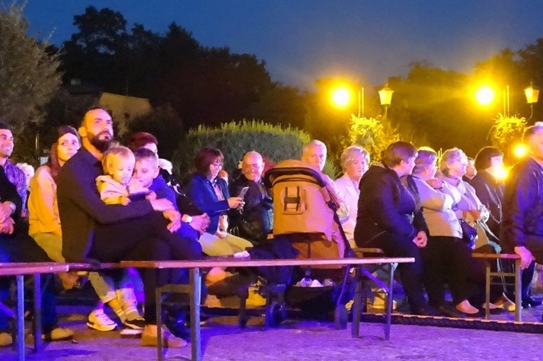 Czuwanie w przededniu koronacji obrazu