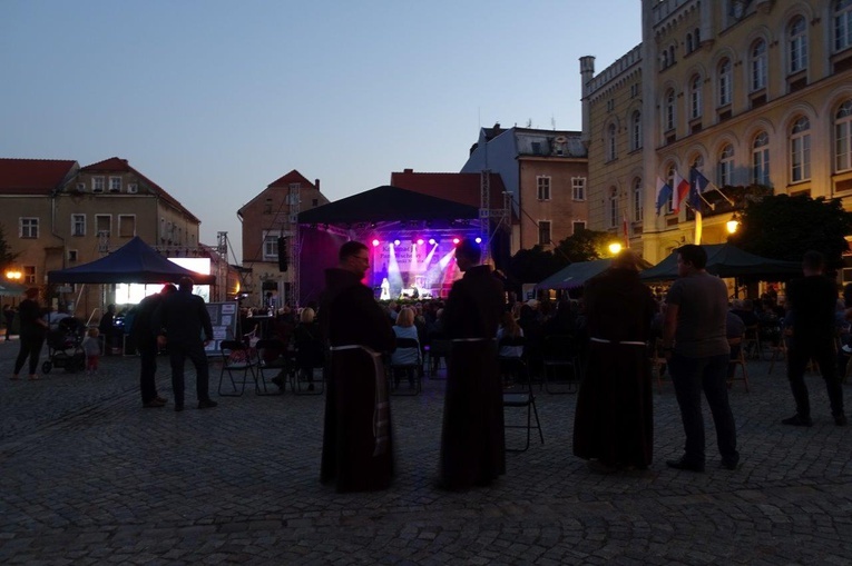 Czuwanie w przededniu koronacji obrazu