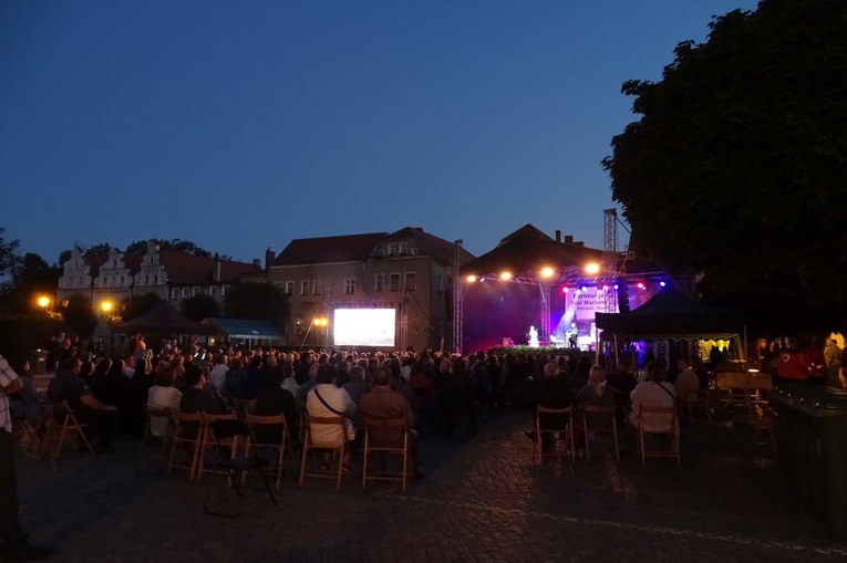 Czuwanie w przededniu koronacji obrazu